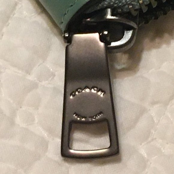 Coach Smooth Leather Accordion Zip Wallet – being sold on Coach website for $225 - Picture 4 of 4